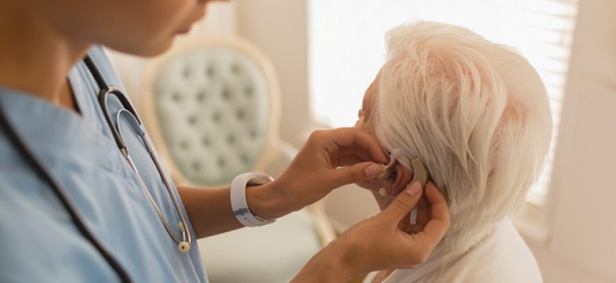 כיצד לבחור את מכשיר השמיעה המתאים עבורי? 